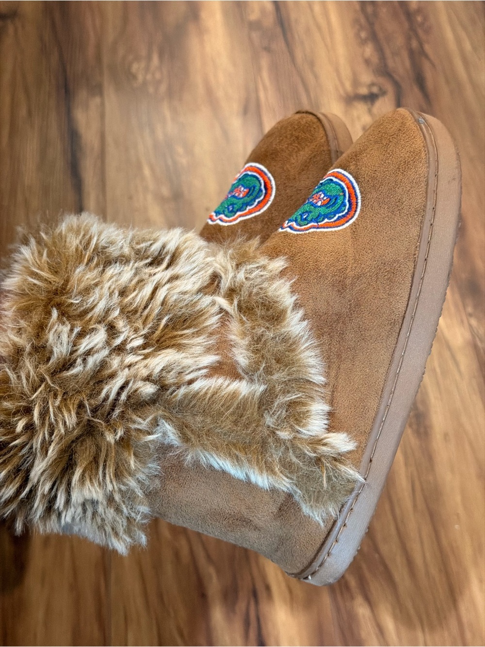 Kids Brown Fur-Trim Boot Slippers with Team Logo
size 5 and 6 - Picture 4 of 7